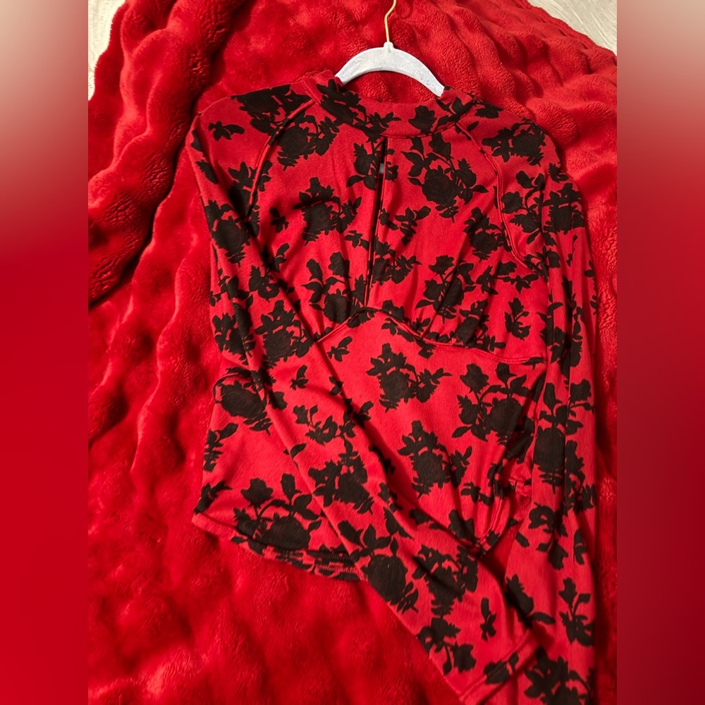 Free People goin out red & black top- Medium - Picture 3 of 9